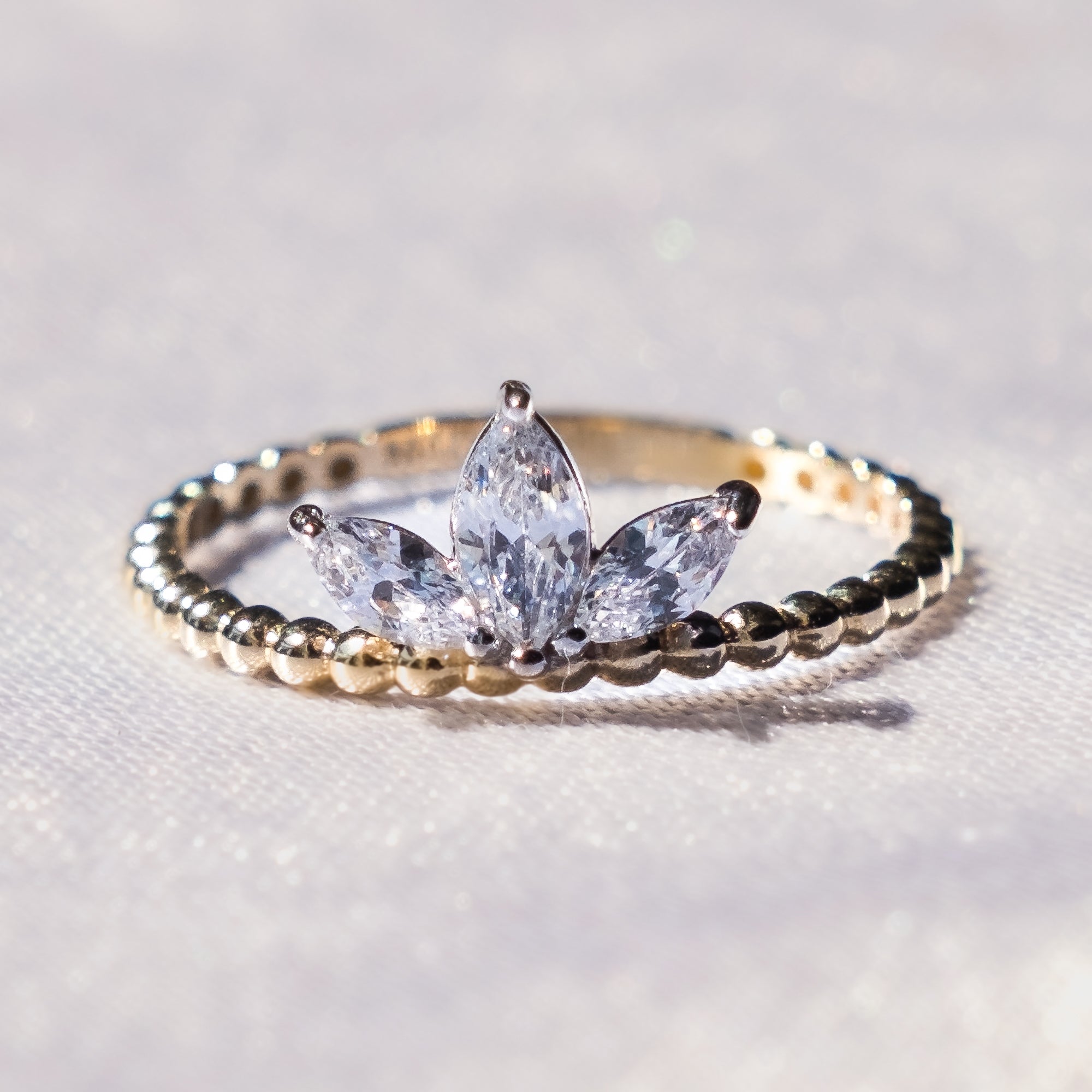 Taç Form Taşlı Yüzük | 14 Ayar Altın