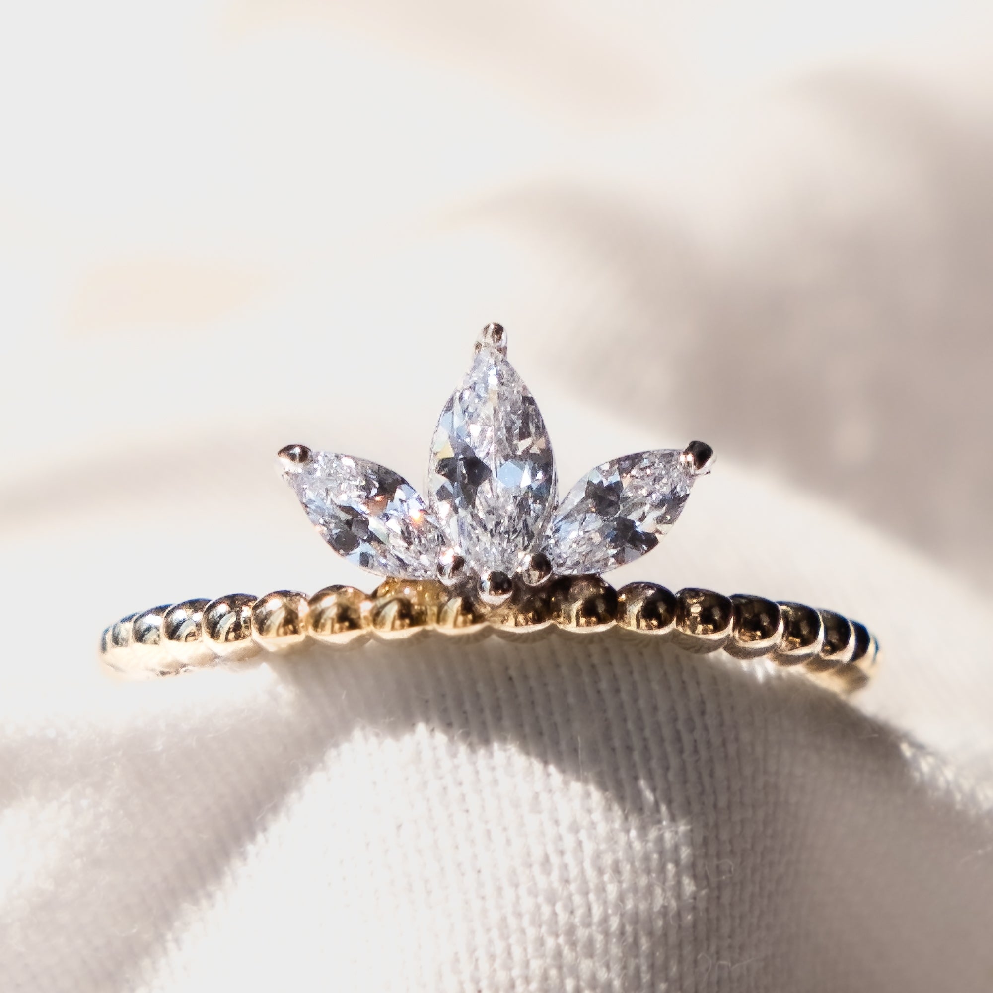 Taç Form Taşlı Yüzük | 14 Ayar Altın