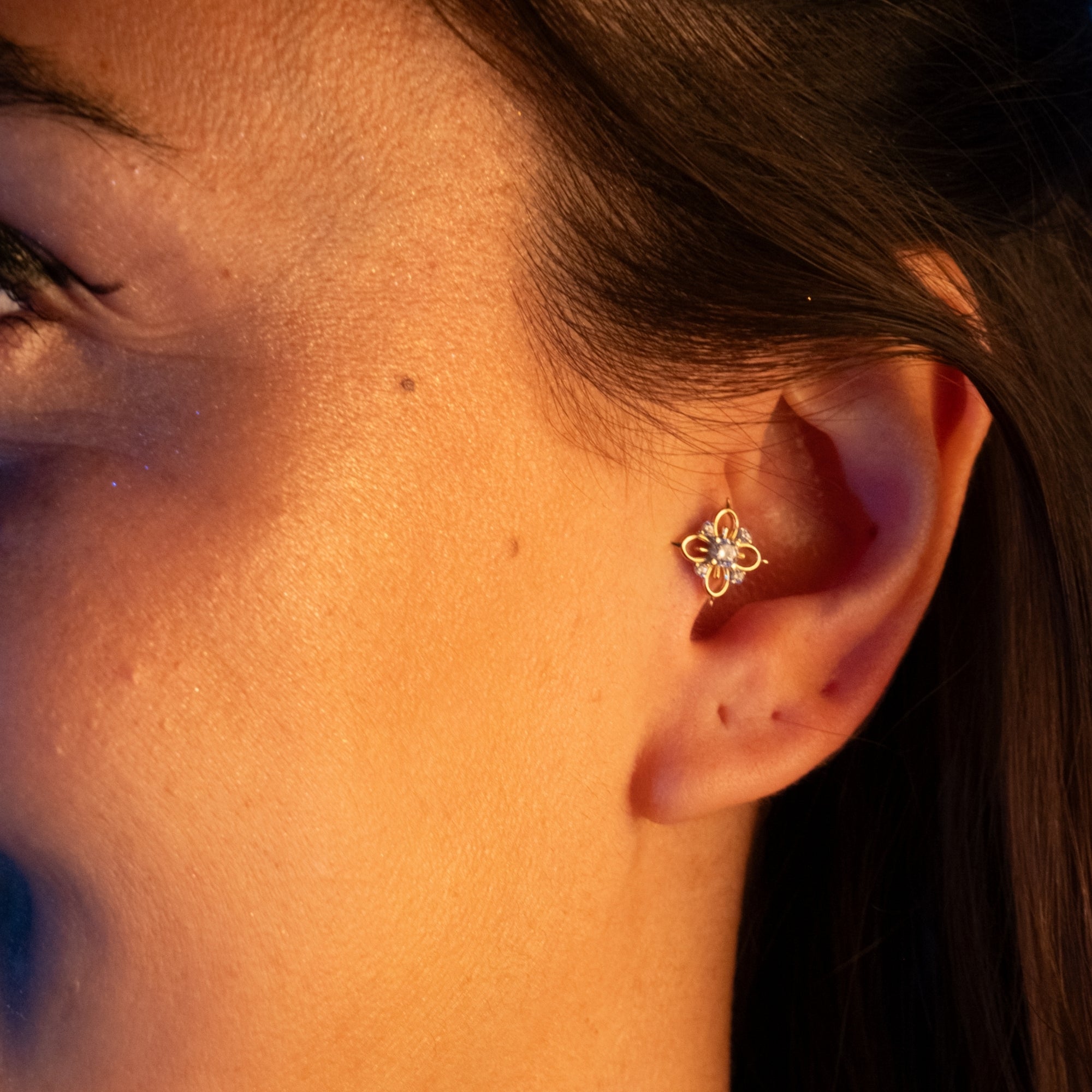 Taşlı Çiçek Piercing | 14 Ayar Altın