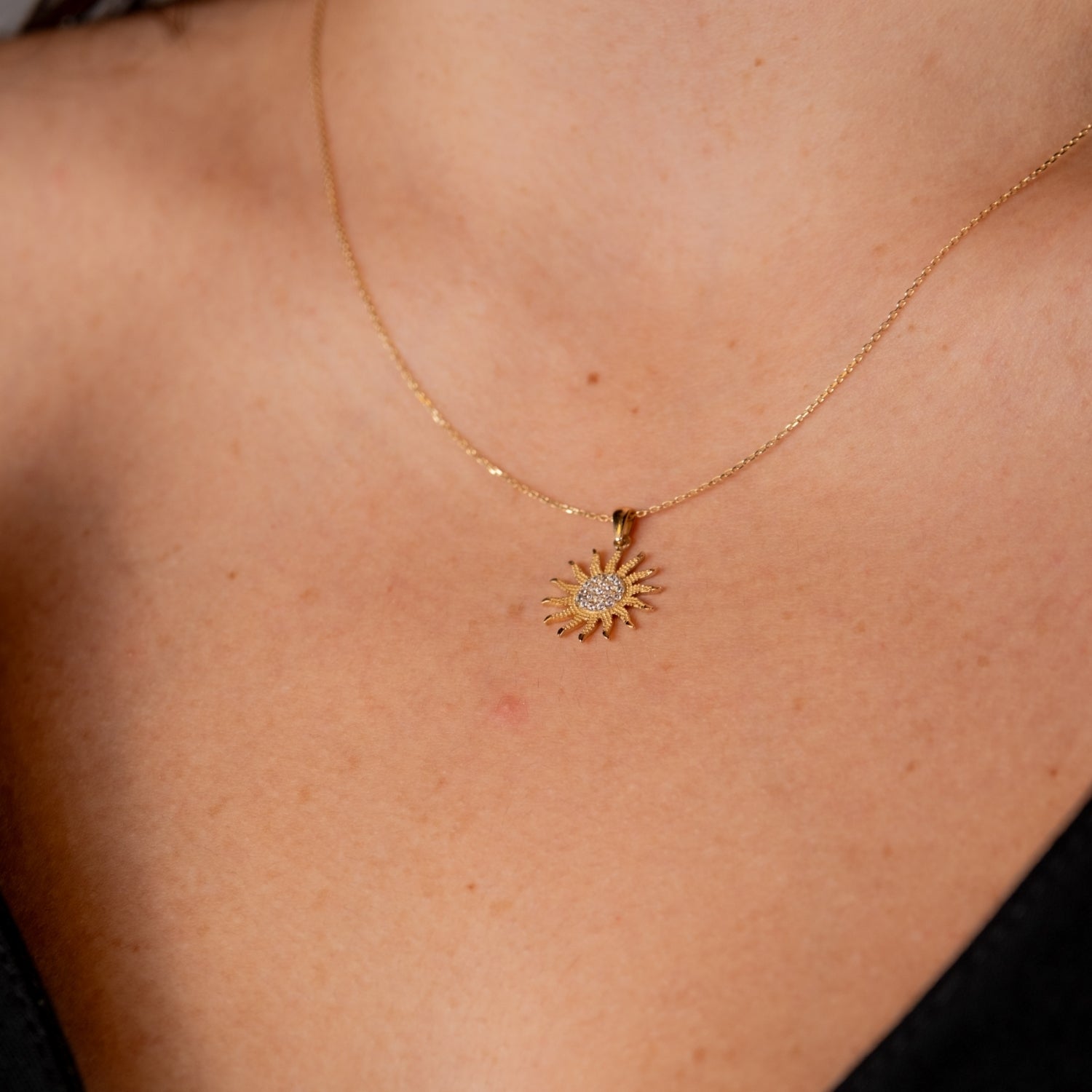 Taşlı Güneş Kolye | 14 Ayar Altın