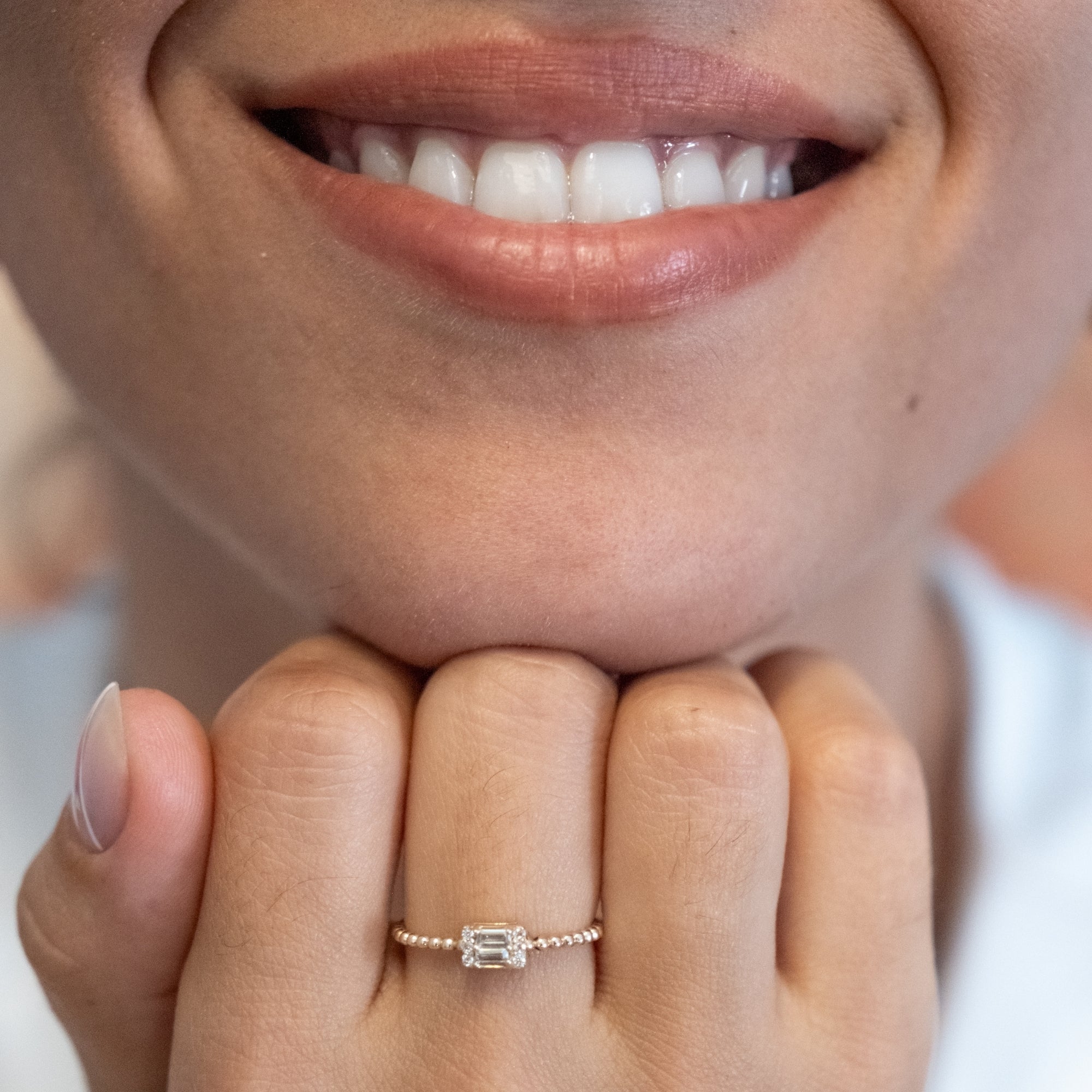 Boncuk Dokulu Taşlı Yüzük | 14 Ayar Altın