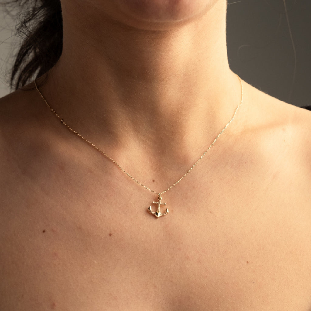 Taşlı Minimal Çapa Kolye | 14 Ayar Altın