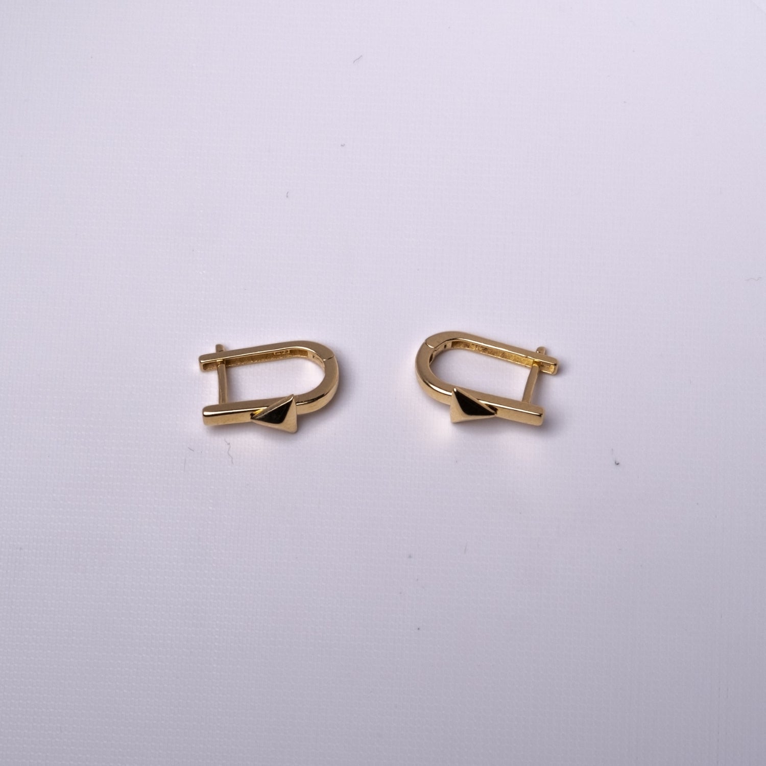 Üçgün Detaylı Halka Küpe | 14 Ayar Altın