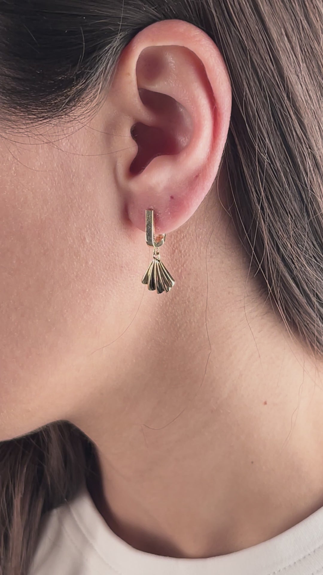 Sallantılı Deniz Kabuğu Küpe | 14 Ayar Altın